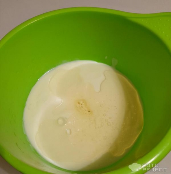 Рецепт: Пасхальные зайчики - Пасхальный декор за несколько минут. Кексы "Пасхальные зайчики" в микроволновке - быстро, просто и красиво.