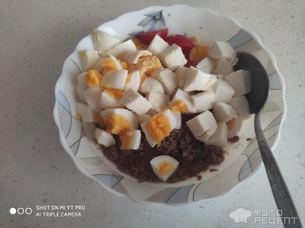 Рецепт: Салат с тунцом и помидорами - в моем исполнении.