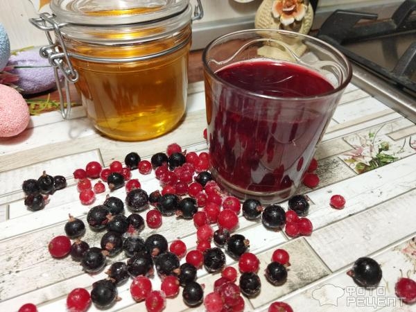 Рецепт: Витаминный морс - смородиновое ассорти из красной и чёрной смородины