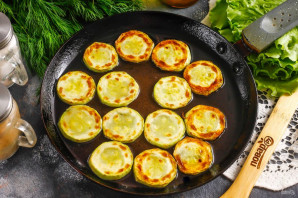 Салат из кабачков с тунцом