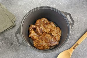 Курица с овощами в собственном соку