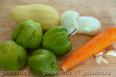 Свинина с овощами и слоеным тестом в тажине Свинина с овощами и слоеным тестом в тажине