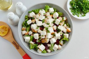 Салат с копчёной рыбой