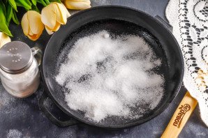 Яблочный тарт с карамелью