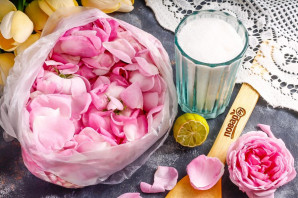 Джем из лепестков роз