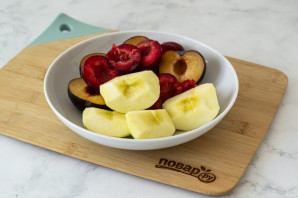 Яблочное пюре со сливами на зиму