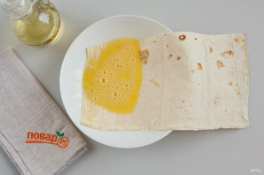 Рулет из лаваша на сковороде