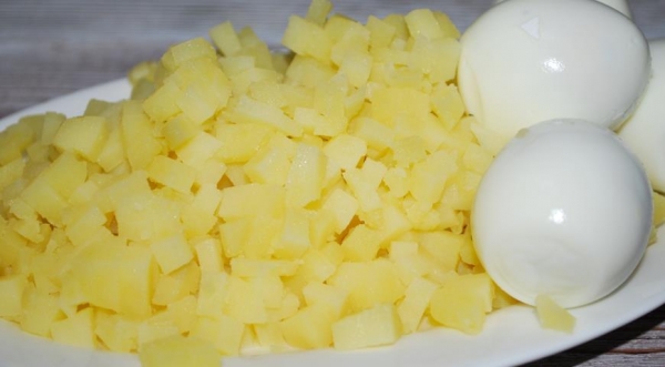 Окрошка на квасе и сметане, пошаговый рецепт с фото