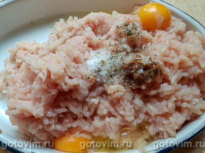 Мясной хлеб из куриного филе с кусочками пассаты из помидоров Мясной хлеб из куриного филе с кусочками пассаты из помидоров