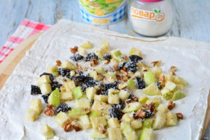 Рулет из лаваша с черносливом