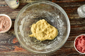 Лепешка с фасолью и фаршем