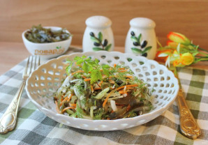 Витаминный салат из морской капусты