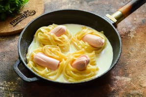 Гнезда с сосисками