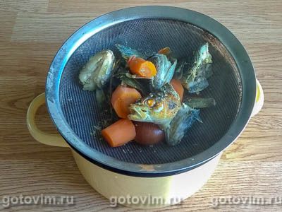 Уха из окуней и ершей