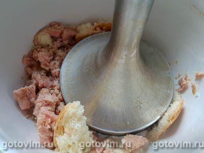 Фаршированный перец с тунцом по сырной корочкой, запеченный в духовке Фаршированный перец с тунцом по сырной корочкой, запеченный в духовке