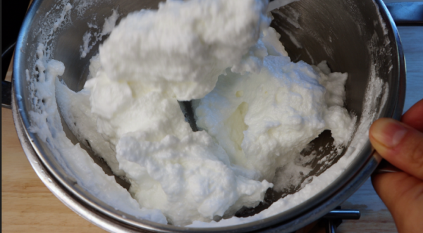 Клубничный десерт из трех ингредиентов, пошаговый рецепт с фото