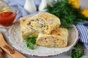 Рулет из лаваша на сковороде