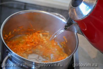 Суп с фрикадельками и зеленым горошком