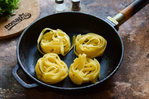 Гнезда с сосисками