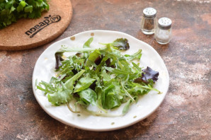 Салат из гребешков с рукколой