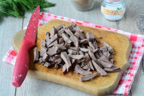 Слоеный салат с сердцем