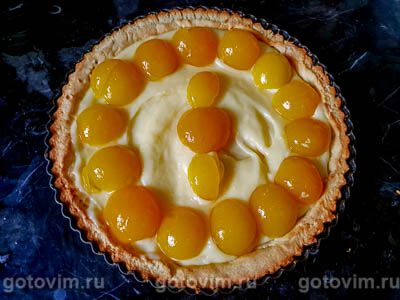 Песочный пирог с заварным кремом и консервированными абрикосами Песочный пирог с заварным кремом и консервированными абрикосами