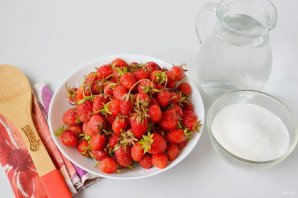 Компот из клубники на зиму