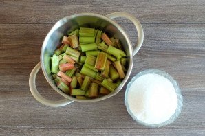 Цукаты из ревеня