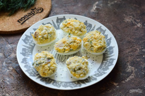 Яйца фаршированные копченой рыбой