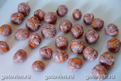 Суп с фрикадельками и зеленым горошком