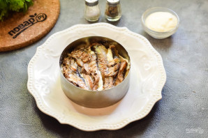 Салат со шпротами и огурцами Салат со шпротами и огурцами