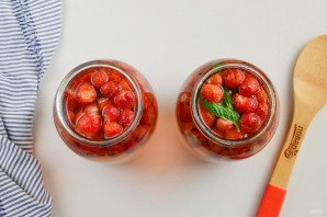 Клубничный компот на зиму Клубничный компот на зиму