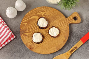 Пирамидки из баклажанов