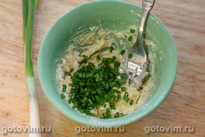 Теплые булочки с сыром и чесноком на завтрак