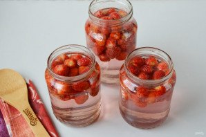 Компот из клубники на зиму