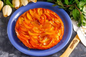 Яблочный тарт с карамелью