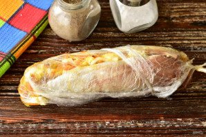 Рулет из скумбрии с яйцом