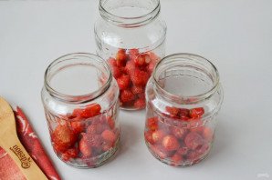 Компот из клубники на зиму