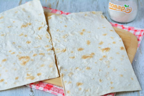 Рулет из лаваша с творогом и изюмом