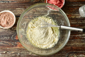 Лепешка с фасолью и фаршем