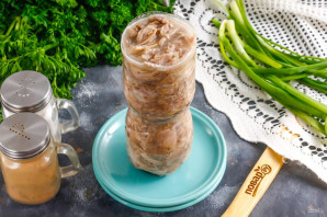 Домашняя колбаса из свинины в бутылке