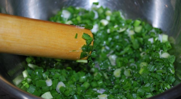 Окрошка на квасе и сметане, пошаговый рецепт с фото