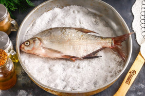 Лещ в соли в духовке Лещ в соли в духовке