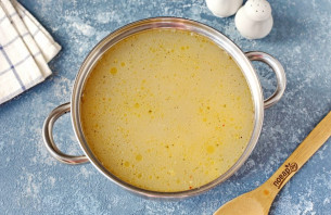 Уха из щуки с рисом