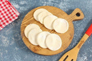 "Ушки" с колбасой и помидорами "Ушки" с колбасой и помидорами