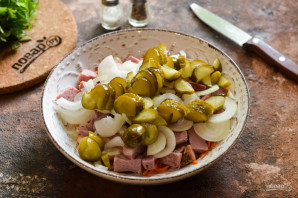 Немецкий салат с фасолью
