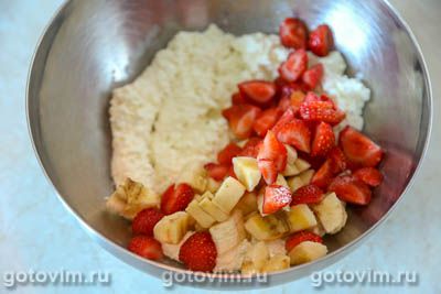 Сырники с клубникой и бананом