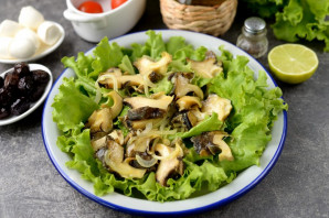 Салат с рапанами