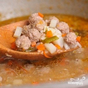 Суп с фрикадельками и помидорами Суп с фрикадельками и помидорами