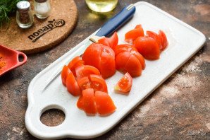 Говяжья печень тушеная с помидорами